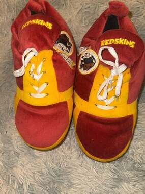 Vintage Washington Redskins NFL Original Comfy Feet Sneaker Slippers